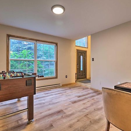 Spacious Tobyhanna Home With Lake Access And Fire Pit! Экстерьер фото