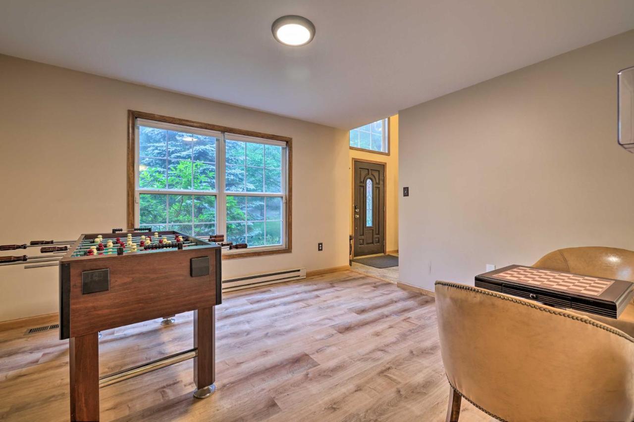 Spacious Tobyhanna Home With Lake Access And Fire Pit! Экстерьер фото