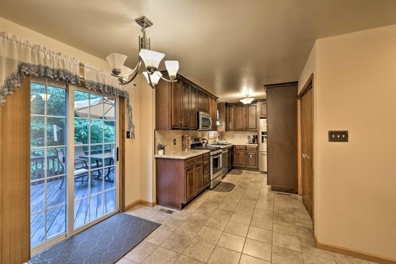 Spacious Tobyhanna Home With Lake Access And Fire Pit! Экстерьер фото